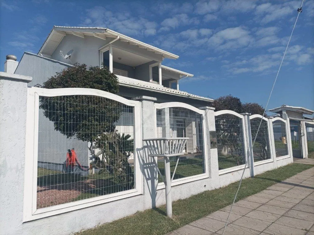 Imagem Casa para Venda 3 dormitórios 2 vagas - Capão Novo