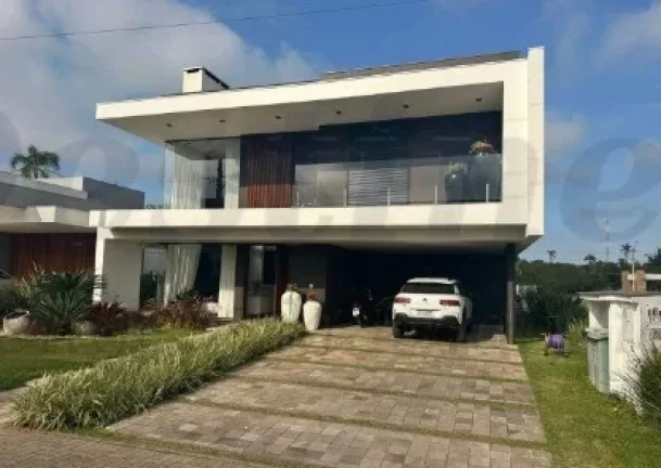 Imagem Casa 3 suítes para Locação Anual em Torres