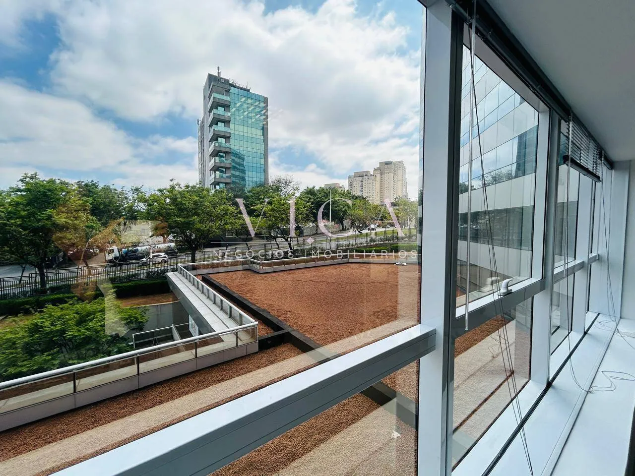 Imagem Sala mobiliada 42 m2 a venda por R$ 350.000,01 - Alphaville/SP