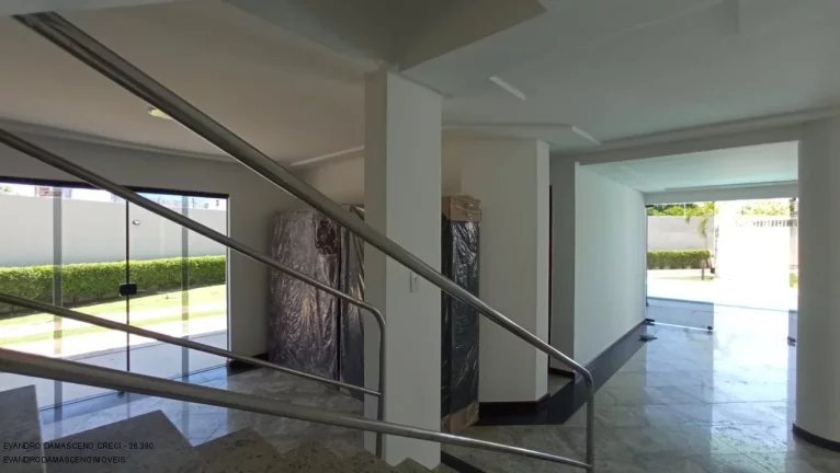 Imagem Casa de Luxo à Venda em Buraquinho, Lauro de Freitas-BA: 4 Quartos, 3 Suítes, 3 Salas, 2 Banheiros, 13 Vagas, 350m²!