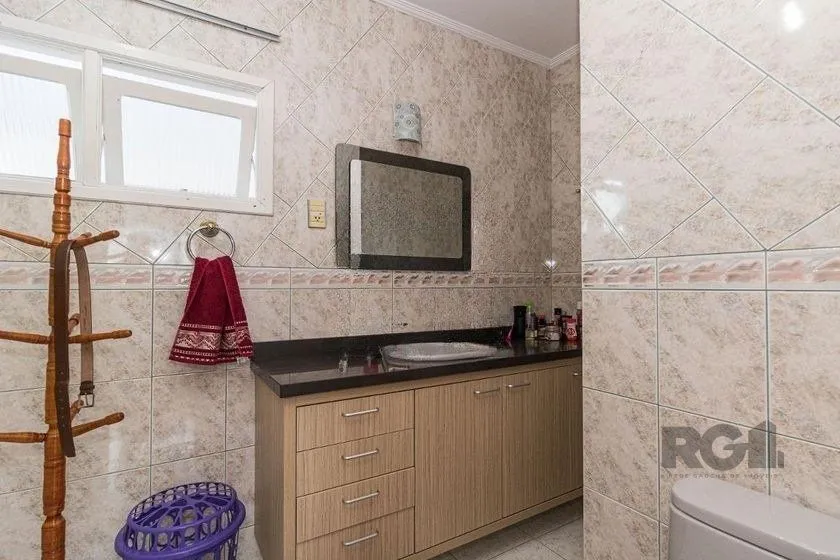 Imagem Casa Mista 266m² - 4 dormitórios, 1 suíte, 3 vagas no bairro Parque Santa Fé