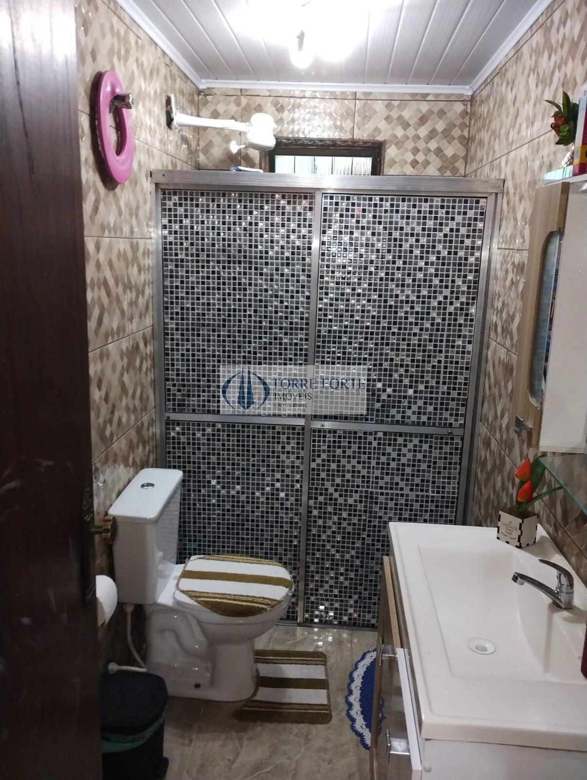 Imagem Casa Terrea com 2 dormitorios 2 vagas de garagem na Vila Cosmopolita.