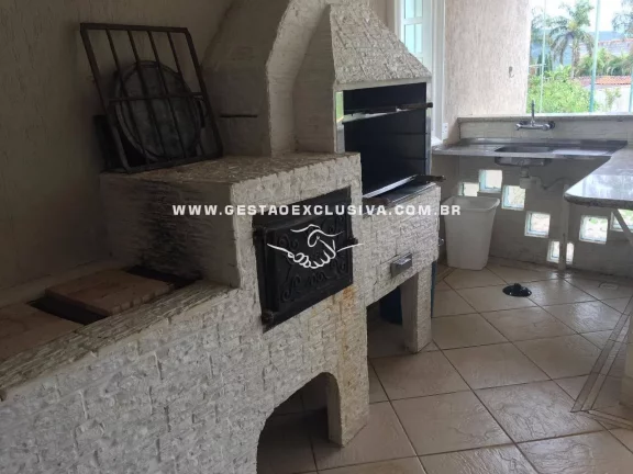 Imagem CHÁCARA Condomínio 4 Suítes, Piscina com bar molhado Campo de Futebol.