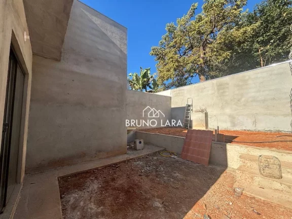 Imagem Casa à venda no bairro Canarinho - Igarapé/MG.