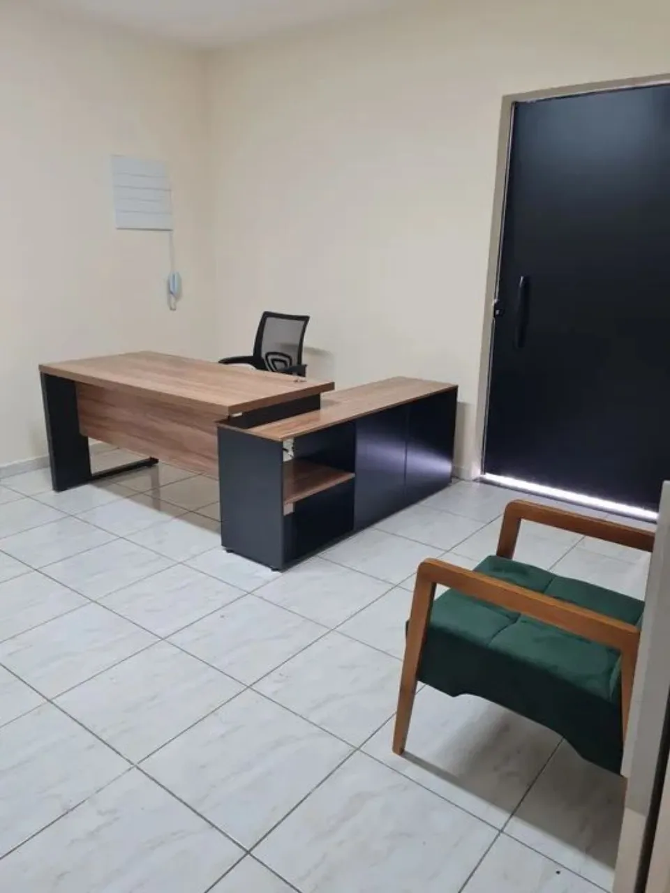 Imagem Aluguel de Casa Comercial na Vila Olímpia, Sorocaba-SP: 5 Quartos, 1 Sala, 4 Banheiros, 200m² de Área Disponíveis!