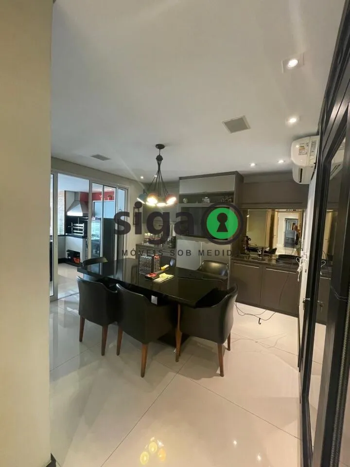 Imagem 370m² de Sofisticação com 4 Suítes, 5 Vagas e Vista Privilegiada no Campo Belo.