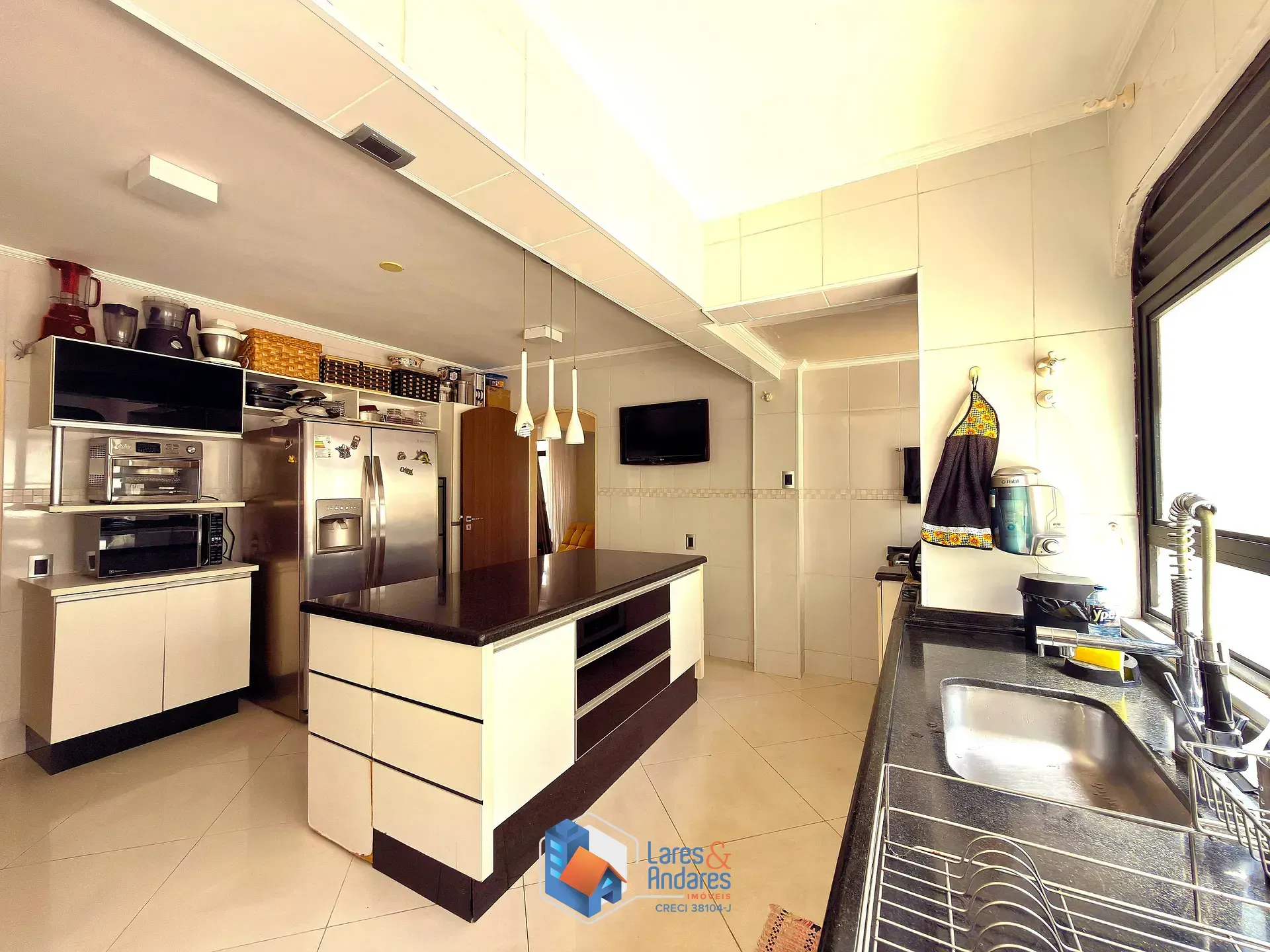 Imagem APARTAMENTO À VENDA COM 200 M², 3 DORMS (1 SUÍTE), MÓVEIS PLANEJADOS, VARANDA INTEGRADA, ÁREA DE LAZER E 2 VGS - SANTANA - SP.