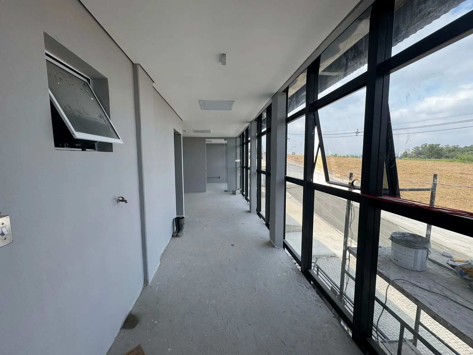 Imagem Amplo Galpão Industrial com Estrutura Completa e Localização Estratégica em Iporanga