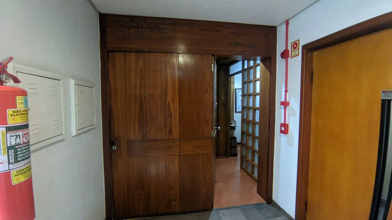 Imagem Conjunto comercial com 2 salas, prontas para atendimento, Moinhos de Vento