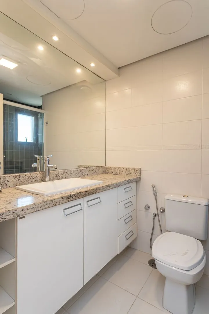 Imagem Apartamento no bairro Mont Serrat de 2 suítes e 2 vagas DESOCUPADO