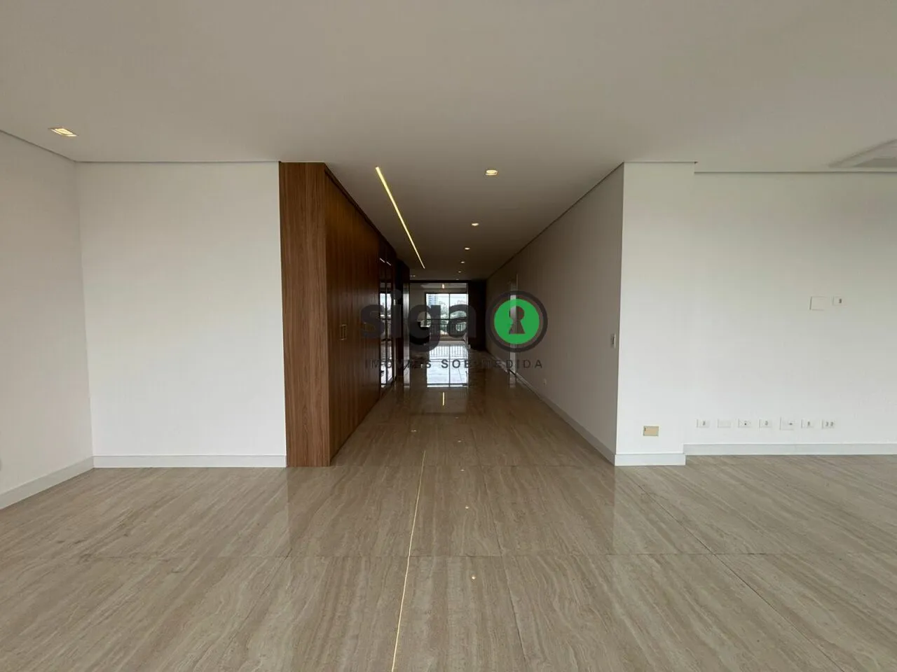 Imagem Residência de Alto Padrão na Cidade Jardim com 3 Suítes e 3 Vagas