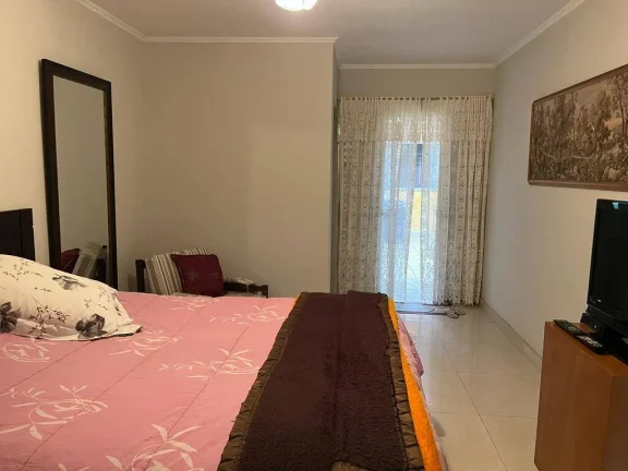 Imagem Casa Terrea com 232 m² 2 Dormitorios sendo 1 Suite e 5 Vagas de Garagens