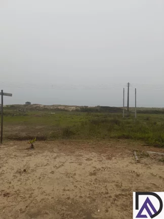 Foto do imóvel Casa na praia em rua v