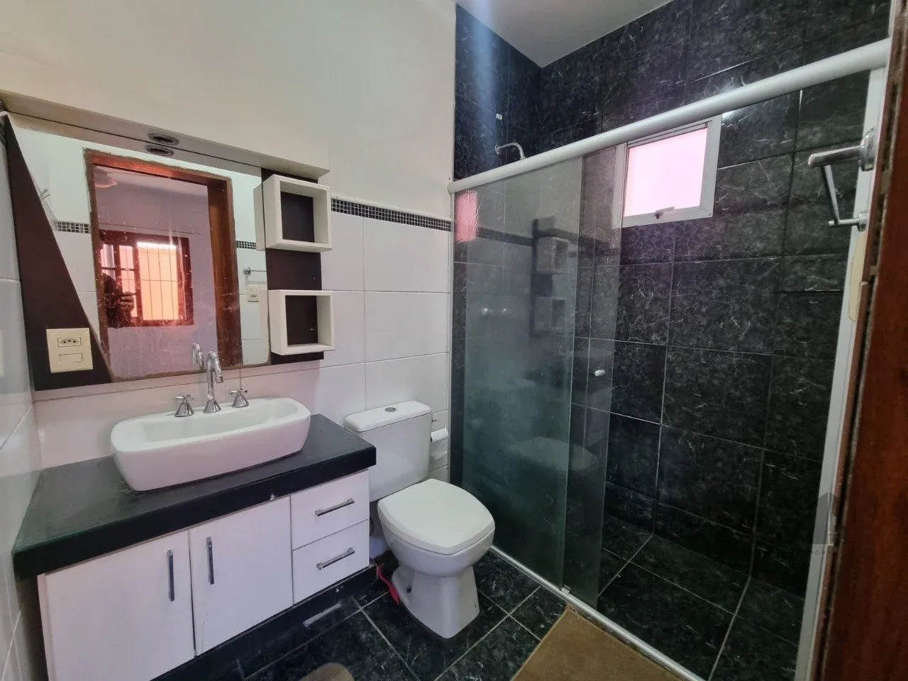 Imagem Linda Casa Bairro Ipanema 02 Dormitórios Suíte