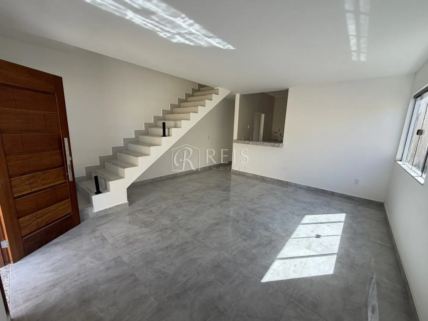 Imagem Casa para Venda em Rio das Ostras, Jardim Mariléa, 3 dormitórios, 1 suíte, 3 banheiros, 2 vagas