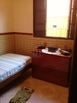 Imagem Sobrado com dois dormitórios sendo um suíte, área gourmet, sala e cozinha grandes, móveis planej...