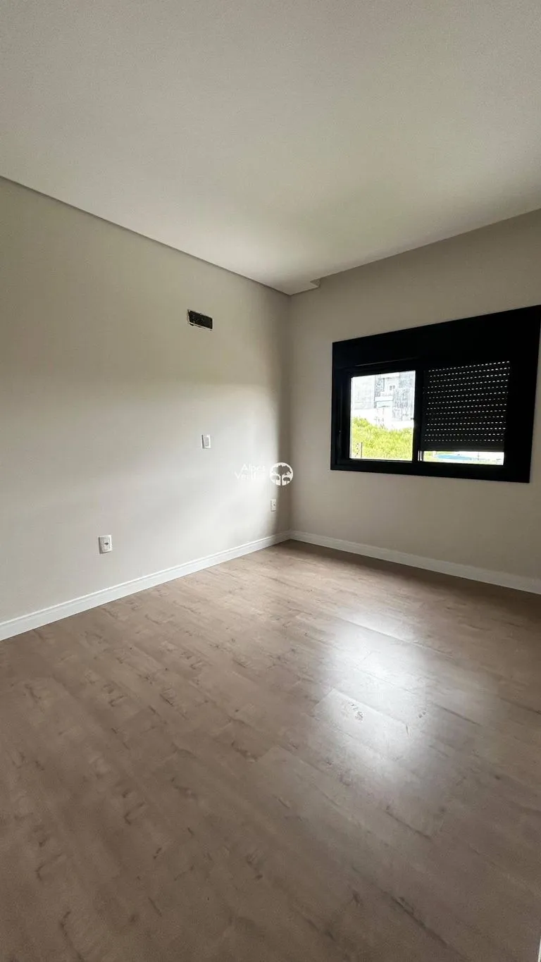 Imagem Vende-se casa de alto padrão em Passo Fundo-3 Quartos-R$1.200.000,00
