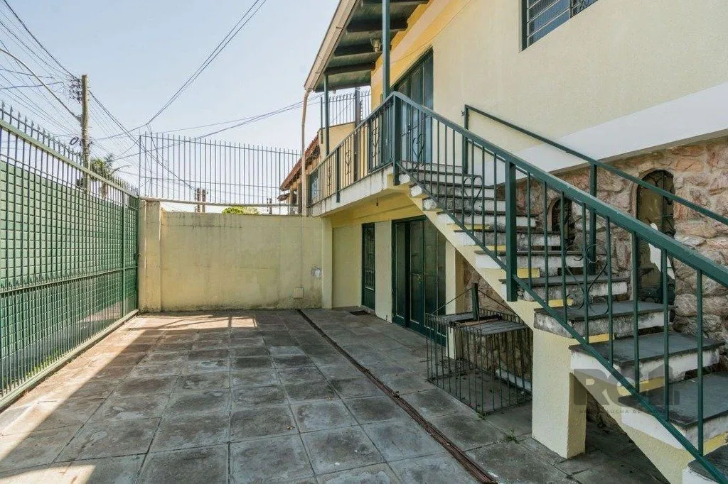 Imagem Casa com 5 dormitórios no bairro Jardim Sabará