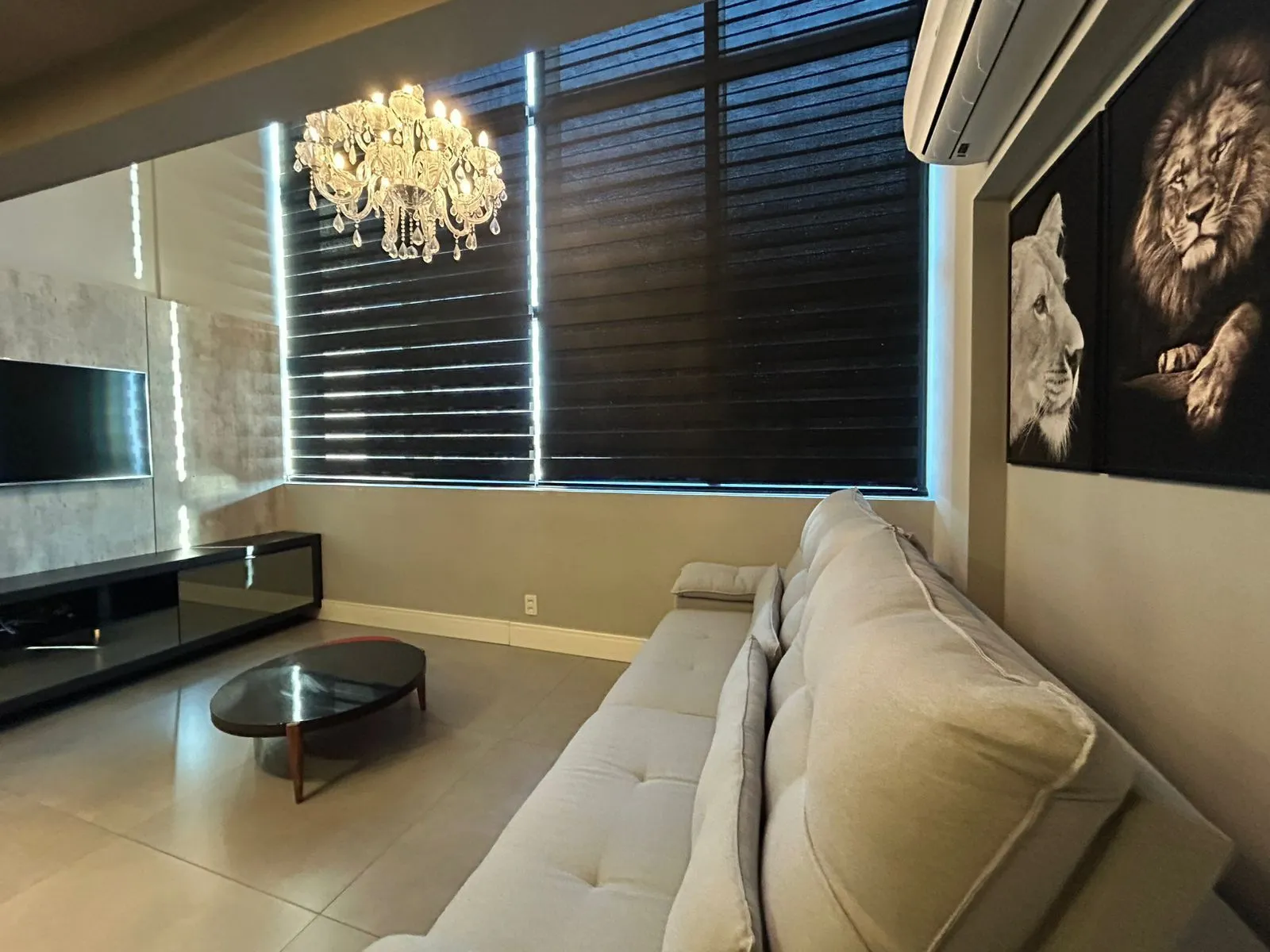 Imagem Apartamento duplex a venda, mobiliado e decorado, planta de 57 m2 com 1 dormitório, 2 vagas e 1 depósito.