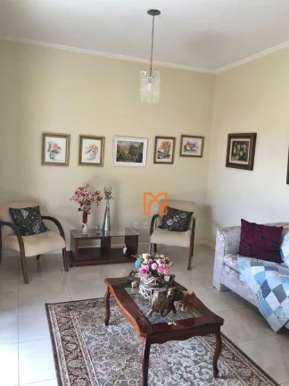 Imagem Casa com 5 dormitórios à venda, 296 m² por R$ 1.600.000,00 - Centro - Brazópolis/MG