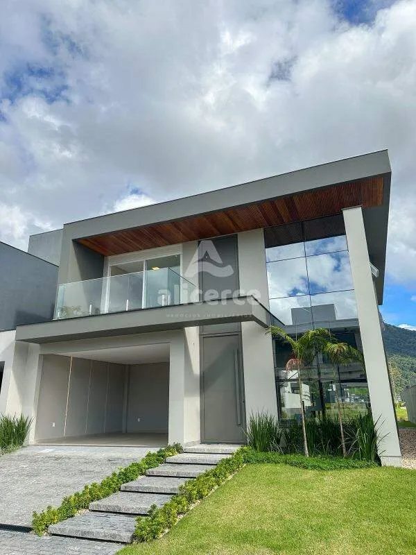 Imagem Casa à venda com 3 quartos 3 suítes, 241m² em Pedra Branca Palhoça