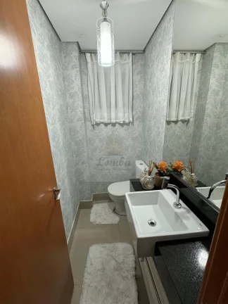 Imagem Casa em Condomínio de Luxo em Cuiabá-MT - 3 Quartos, 1 Suíte, 3 Salas, 2 Banheiros, 2 Vagas de Garagem - 158m². Venha Conferir!