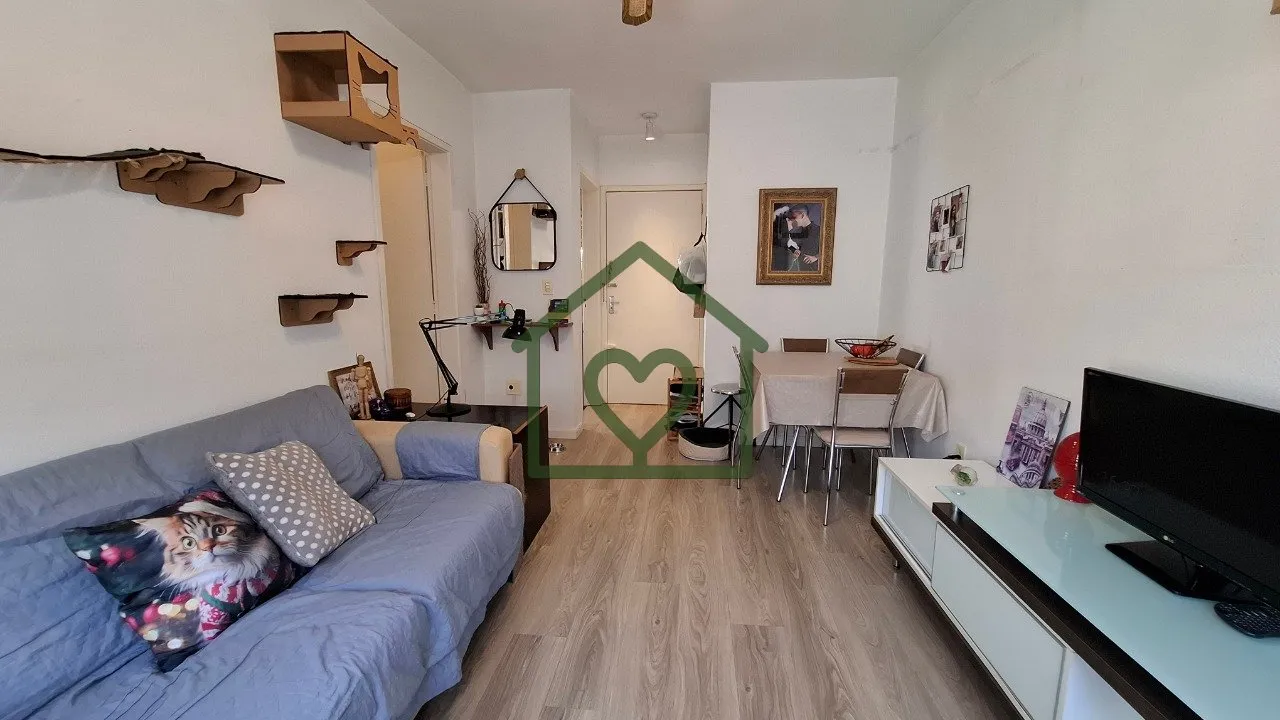 Imagem Apartamento 1 dormitório com vaga no Bairro Passo da Areia, logo atrás do Parque Germânia. Living...