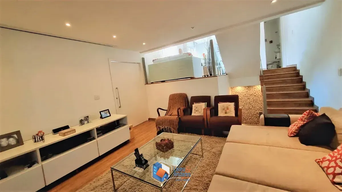 Imagem Casa para venda em Vila Suzana com 4 quartos, sendo 2 suítes, 340m²