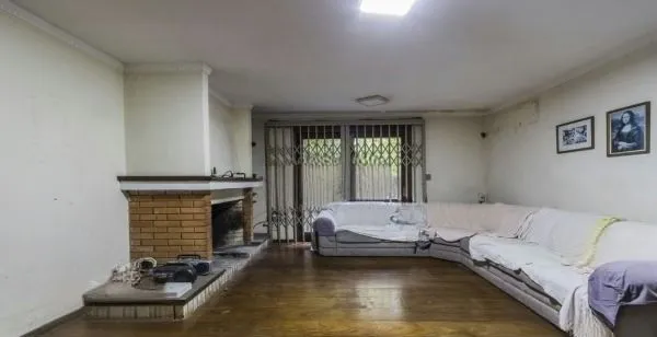 Imagem Casa sobrado no bairro Auxiliadora de 5 dormitórios e 4 vagas