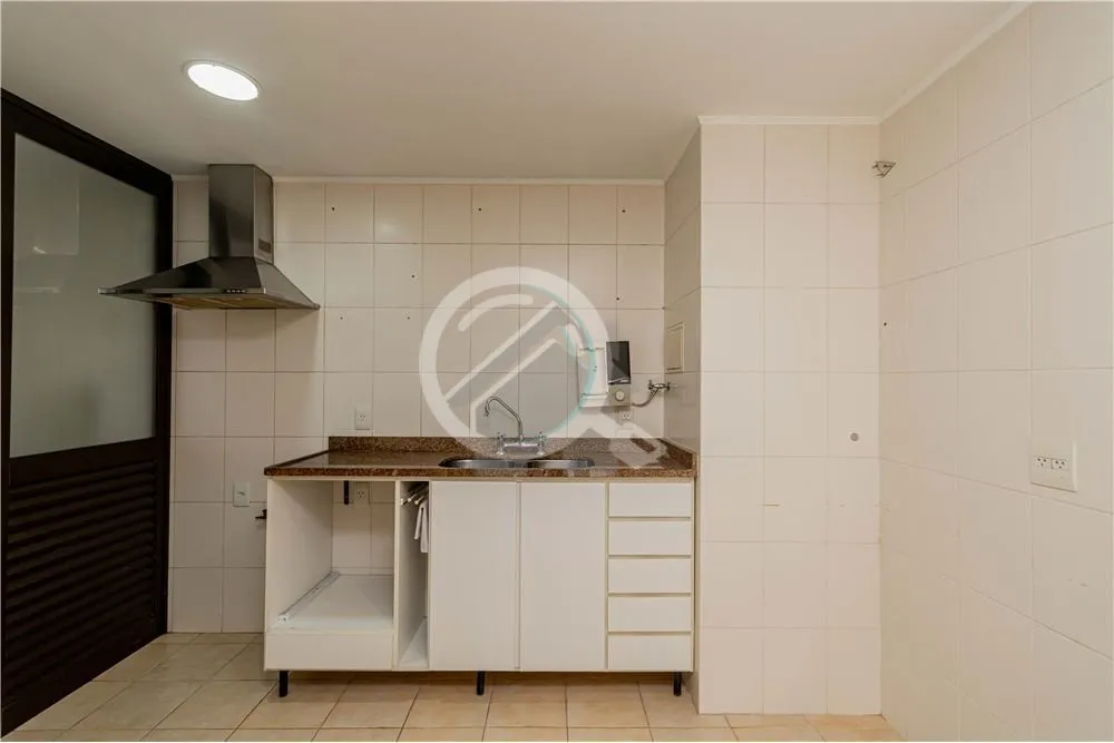 Imagem Bem-vindo a este espaçoso apartamento com uma localização privilegiada e uma variedade de comodid...