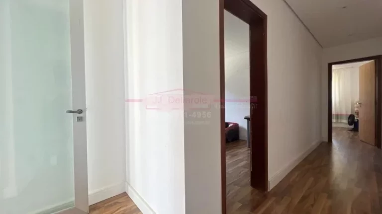 Imagem Belíssima casa dentro de condomínio