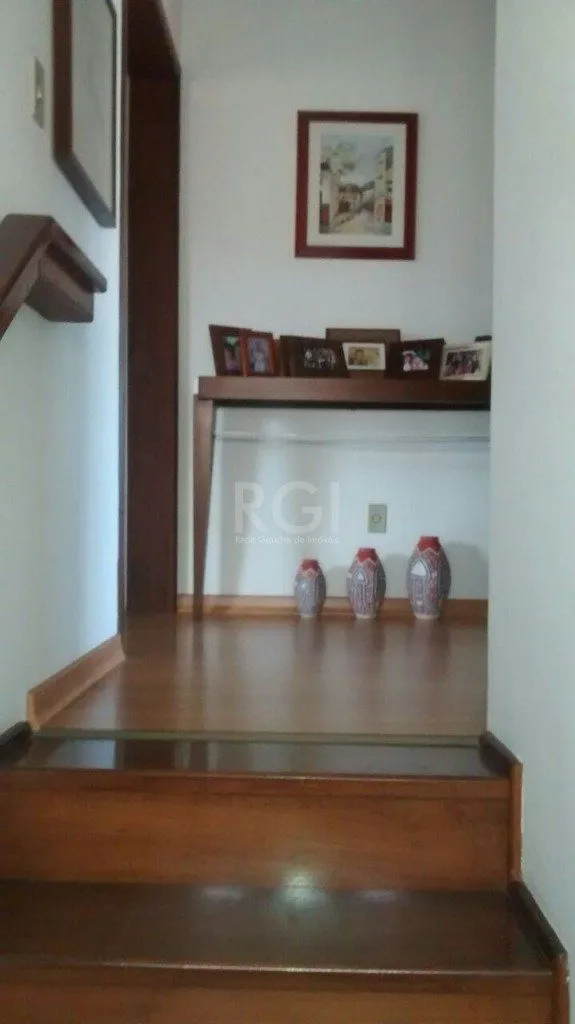 Imagem Casa para Venda - 316m², 3 dormitórios, sendo 1 suites, 2 vagas - Cavalhada