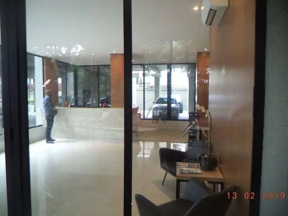 Imagem Sala Comercial de 212m² com 3 Vagas para Alugar na Berrini