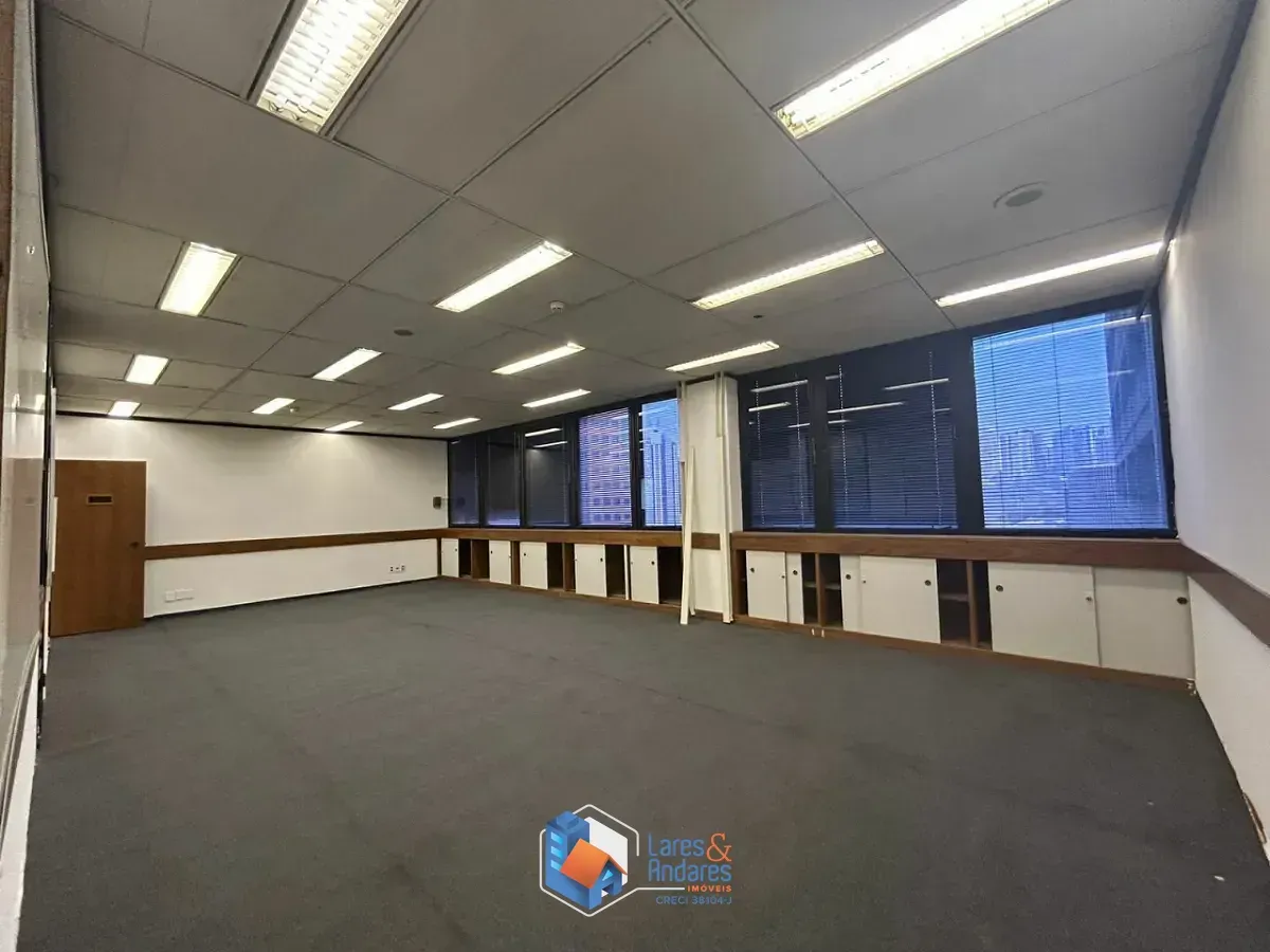 Imagem Conjunto comercial para venda em Chácara Santo Antônio (Zona Sul), 526m²