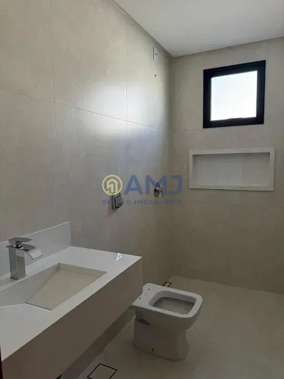 Imagem SOBRADO DE ALTO PADRÃO COM ELEVADOR PRIVATIVO, 4 SUÍTES E PISCINA AQUECIDA - PORTAL DO SOL GARDEN
