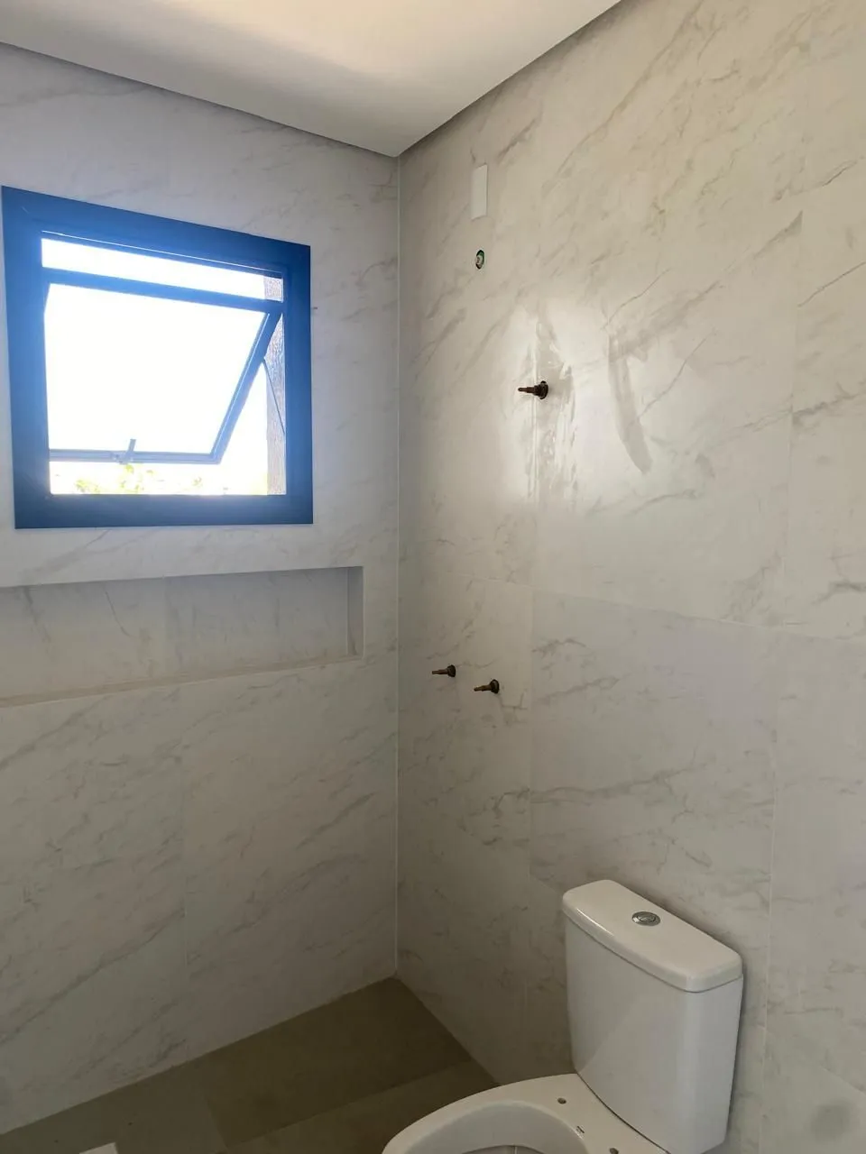 Imagem Casa com 03 quartos, sendo 01 suíte na Praia da Cal