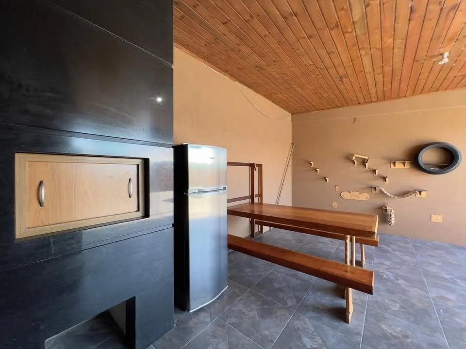 Imagem Casa 3 Dormitórios - Bairro Capao Novo posto 4