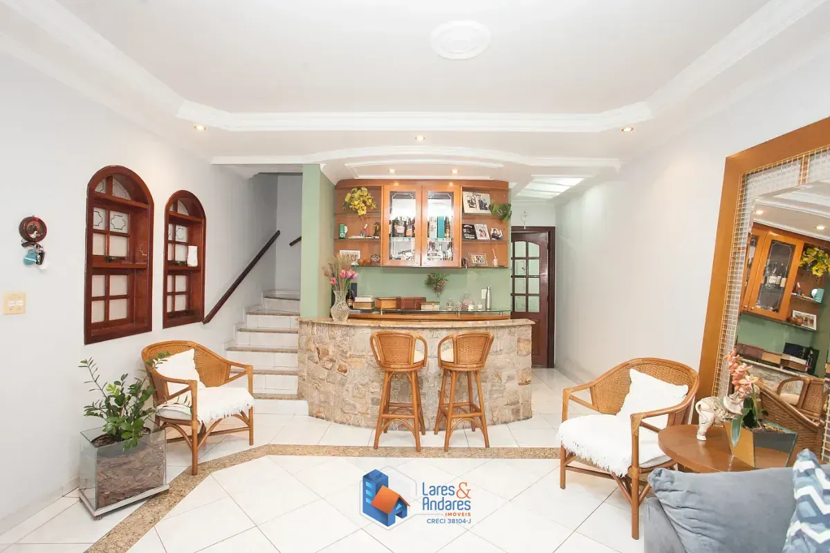 Imagem Sobrado para venda em Vila Pereira Barreto com 3 quartos, sendo 2 suítes, 200m²