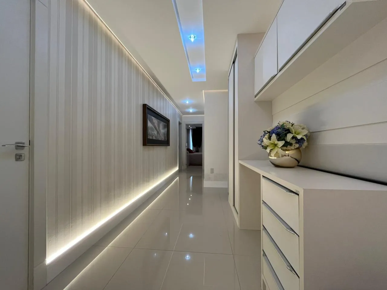 Imagem Apartamento com vista para o mar à venda com 229m2 por R$ 5.900.000,00