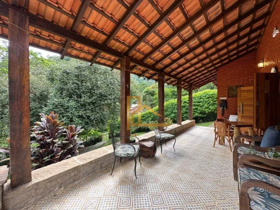 Imagem Encanto e Tranquilidade! Casa Espaçosa com Jardim e Lareira em Condomínio Exclusivo – Teresópolis/RJ ????