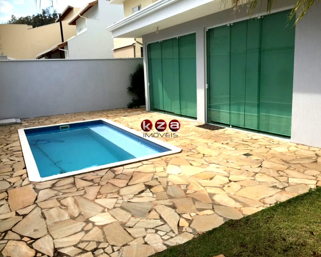 Imagem Casa de luxo em condomínio: 4 quartos, 3 suítes, 2 salas e 230m² em Valinhos-SP. Venha conferir!