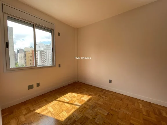 Imagem Excelente oportunidade: Apartamento de luxo com 3 suítes na Vila Nova Conceição, São Paulo-SP - 94m², 4 banheiros e vaga de garagem!