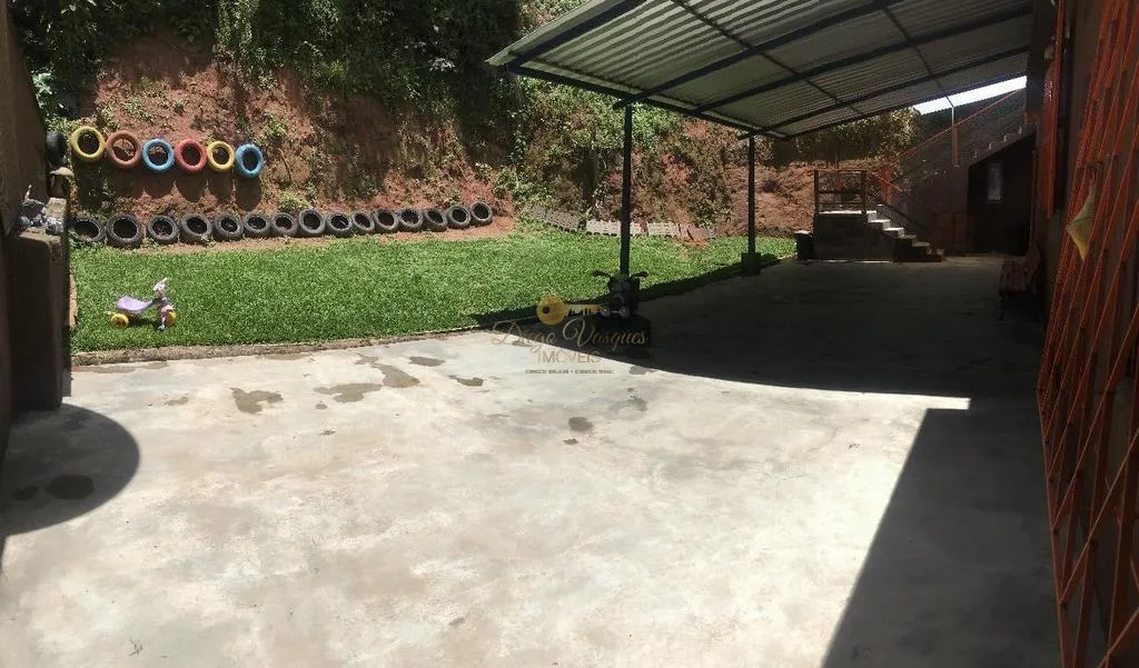 Imagem Sobrado para Venda em Teresópolis / RJ no bairro Vale do Paraíso