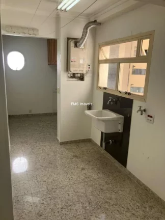 Imagem Apartamento em Moema 3 suítes, 3 banheiros, 3 vagas de garagem.