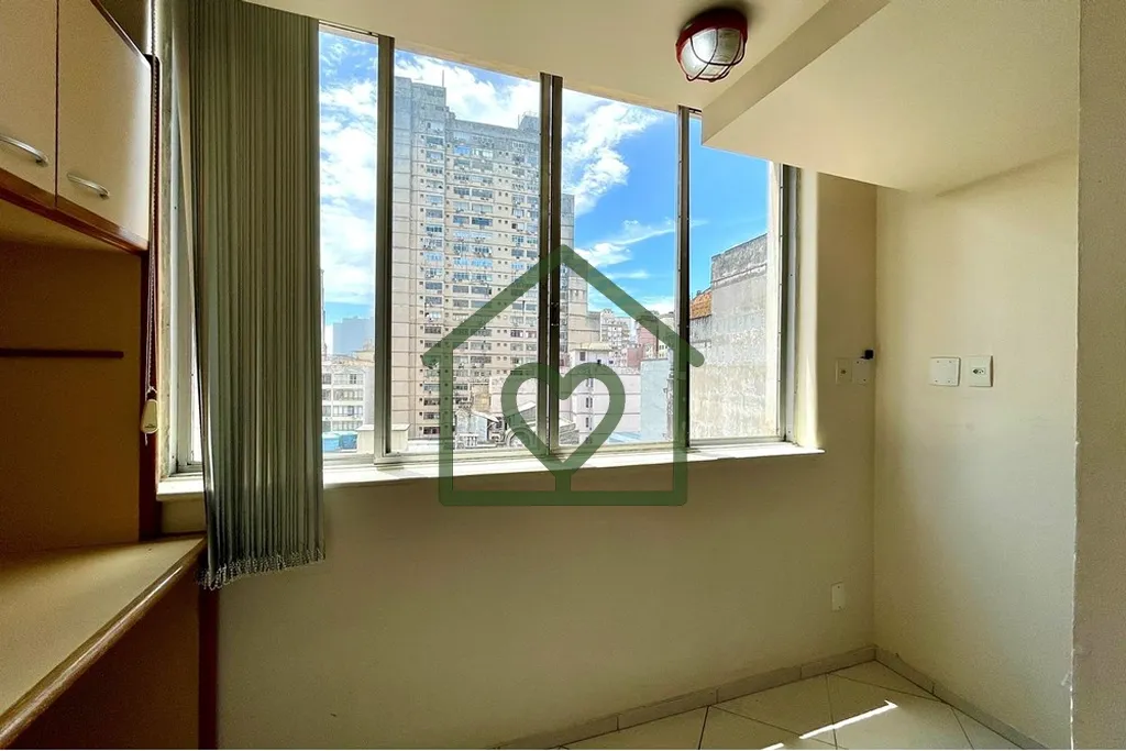 Imagem Descubra uma oportunidade imperdível no coração de Porto Alegre! Apresentamos este excelente Conj...