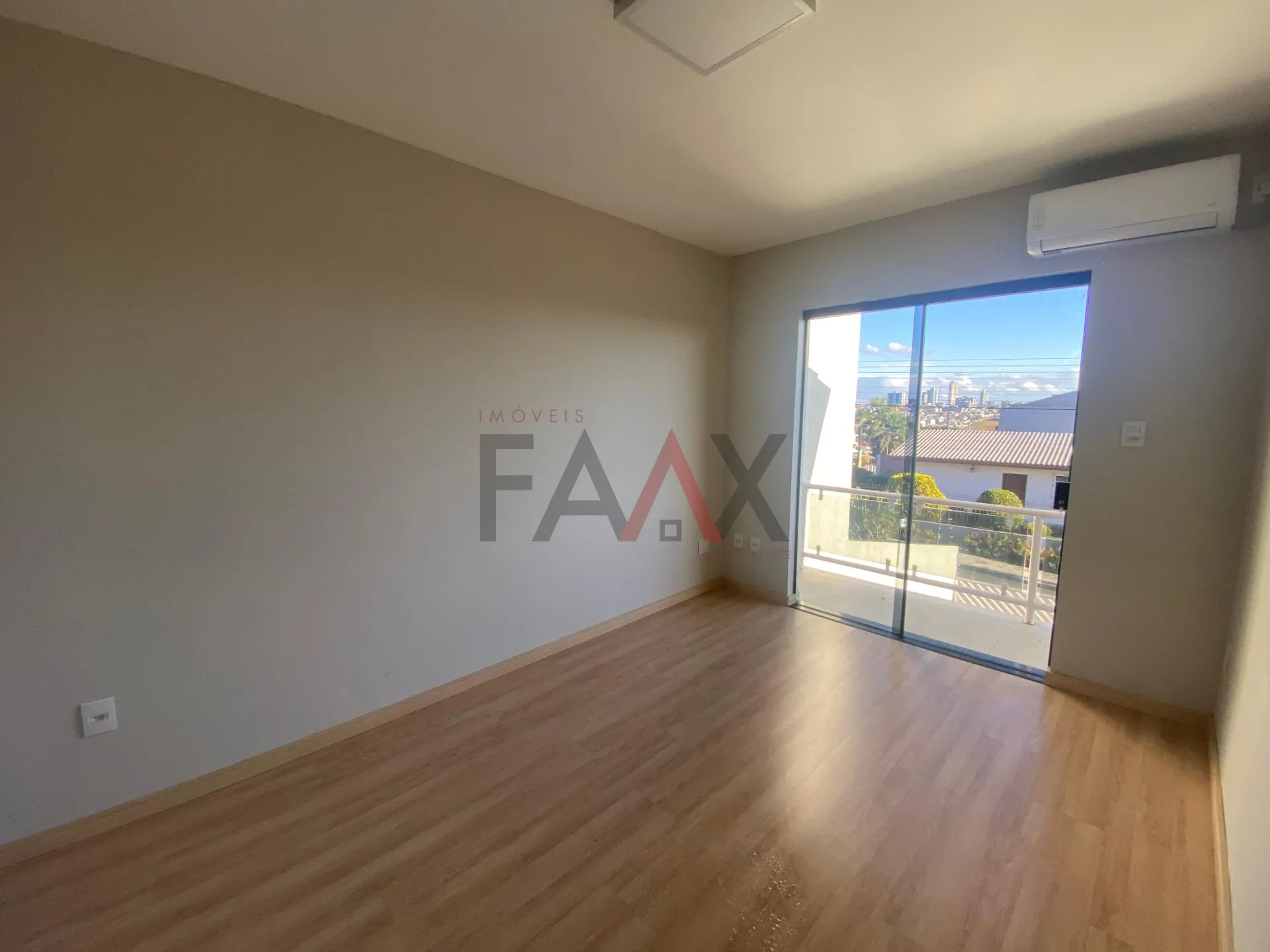 Imagem Sobrado com 4 dormitórios para locação,168.55 m², Alto da XV, GUARAPUAVA - PR