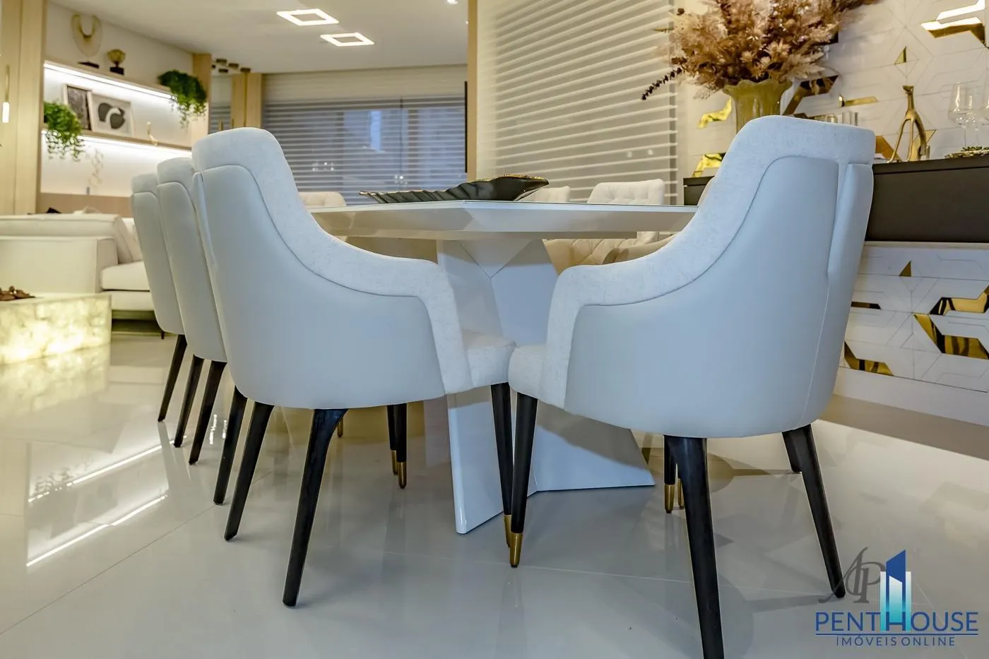 Imagem Apartamento com Terraço para Venda em Balneário Camboriú, CENTRO, 4 dormitórios, 4 suítes, 5 banheiros, 3 vagas