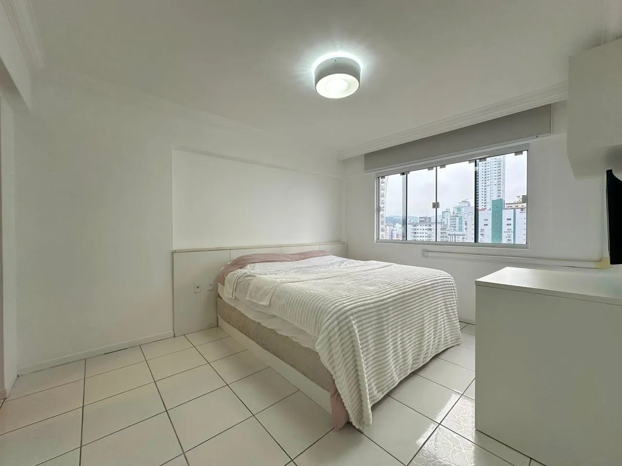 Imagem Apartamento com vista para o mar à venda com 165m2 por R$ 2.800.000,00