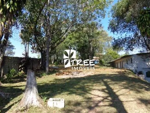 Imagem VENDA DE CHÁCARA NO JARDIM ARUJÁ, EM ARUJÁ/SP, 2.000m² com piscina e terreno de 6.000m², para fins residenciais ou comerciais. CONSULTE-NOS.