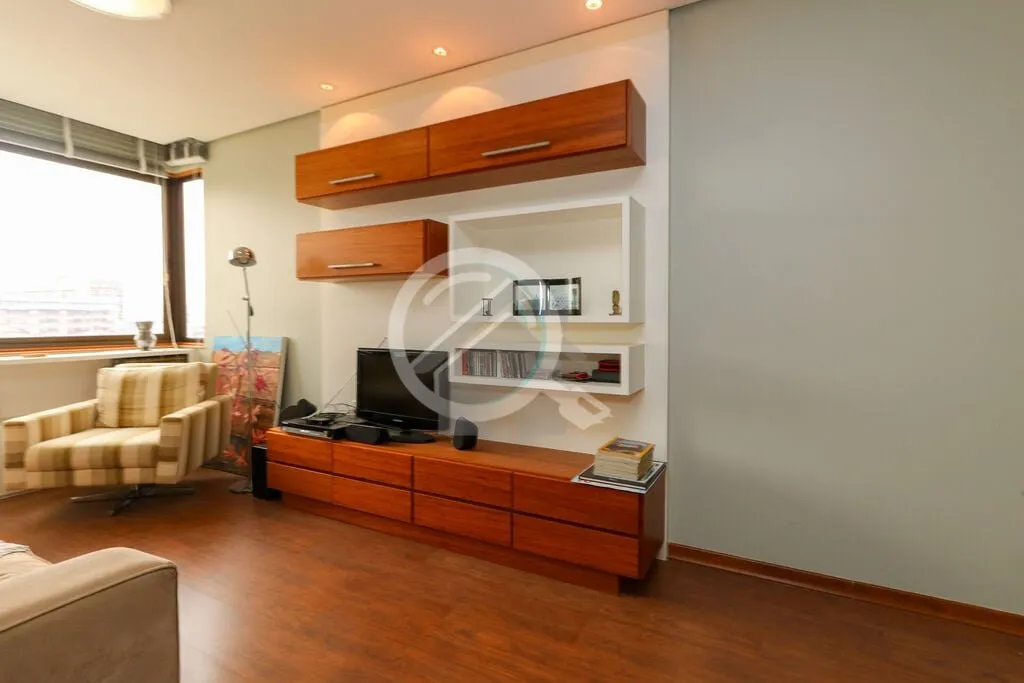 Imagem Apartamento com 67m2 privativos mobiliado e equipado com eletrodomésticos e split. Imóvel bem vent...